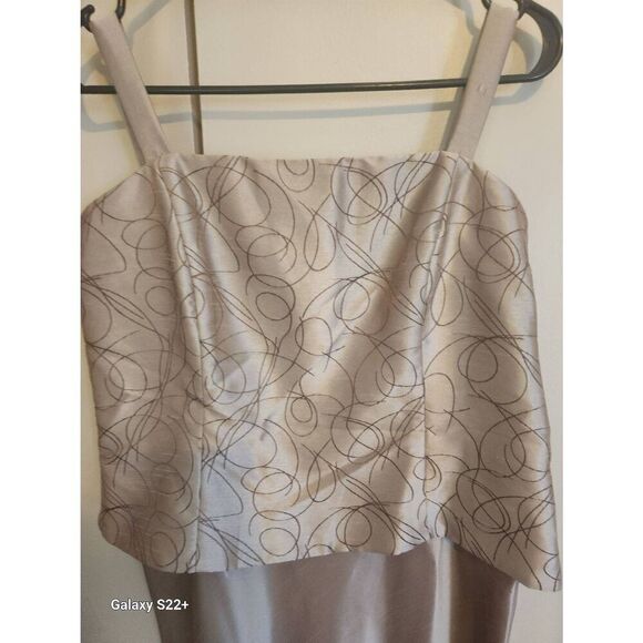 Jessica Howard long formal evening dress - Picture 3 of 14